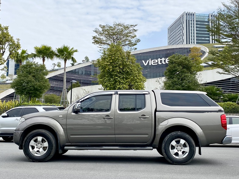 2013 Nissan Navara STR SPECIAL EDITION 4x4 dual cab pickup  Specifications  CarExpert